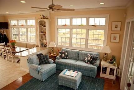 Oceanfront Rhode Island Beachhouse