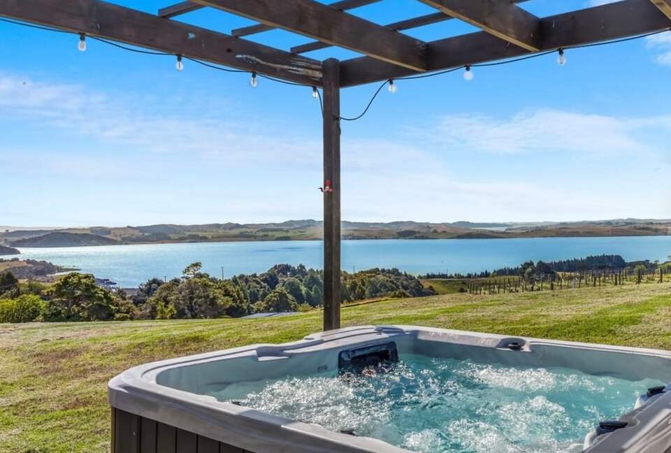 Coastal Farm Getaway Overlooking the Kaipara - Wharehine, New Zealand