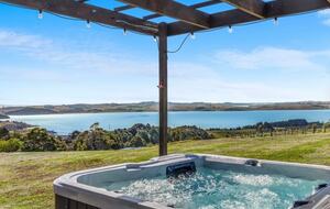 Coastal Farm Getaway Overlooking the Kaipara - Wharehine, New Zealand