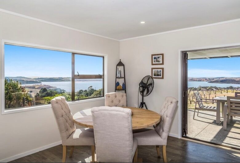 Coastal Farm Getaway Overlooking the Kaipara - Wharehine, New Zealand