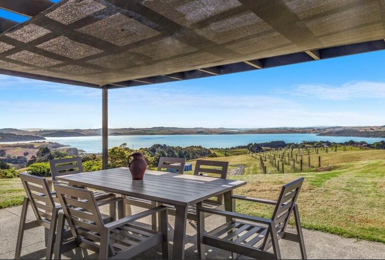 Coastal Farm Getaway Overlooking the Kaipara - Wharehine, New Zealand
