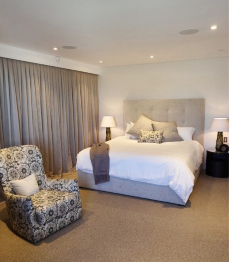 Contemporary Beachside Penthouse with Panoramic Sea Views - Bronte, Australia