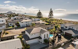Endless Summer by the Sea - Mount Maunganui, New Zealand