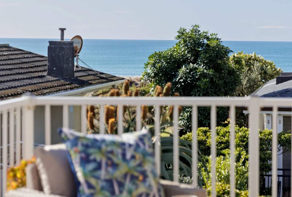 Endless Summer by the Sea - Mount Maunganui, New Zealand