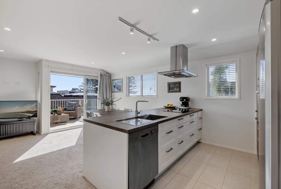 Endless Summer by the Sea - Mount Maunganui, New Zealand