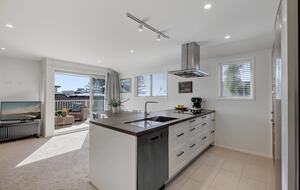 Endless Summer by the Sea - Mount Maunganui, New Zealand