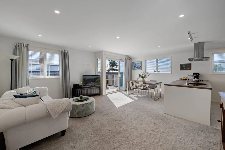 Endless Summer by the Sea - Mount Maunganui, New Zealand