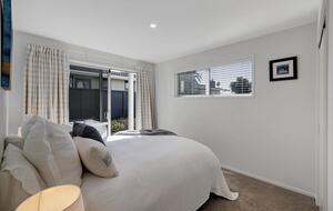 Endless Summer by the Sea - Mount Maunganui, New Zealand