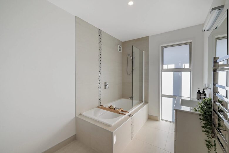 Endless Summer by the Sea - Mount Maunganui, New Zealand