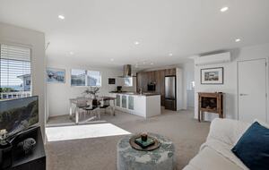 Endless Summer by the Sea - Mount Maunganui, New Zealand