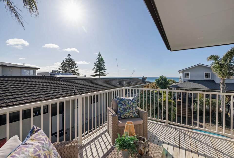 Endless Summer by the Sea - Mount Maunganui, New Zealand