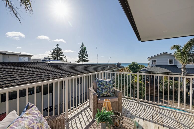 Endless Summer by the Sea - Mount Maunganui, New Zealand