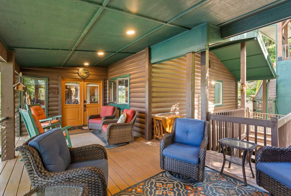 Elegant Mountain-Lake Residence in Cullowhee - Cullowhee, North Carolina