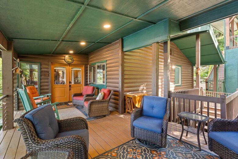 Elegant Mountain-Lake Residence in Cullowhee - Cullowhee, North Carolina