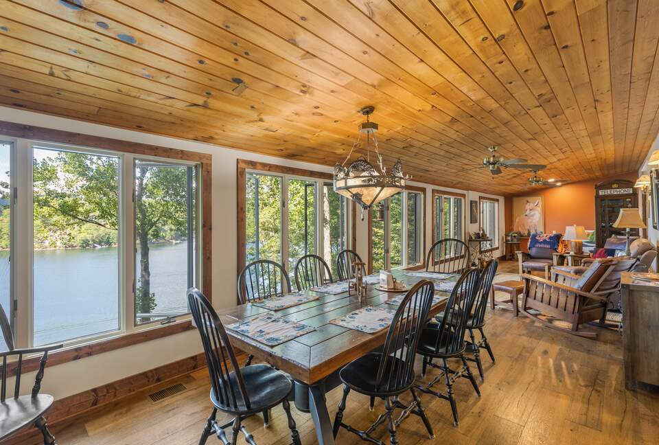 Elegant Mountain-Lake Residence in Cullowhee - Cullowhee, North Carolina