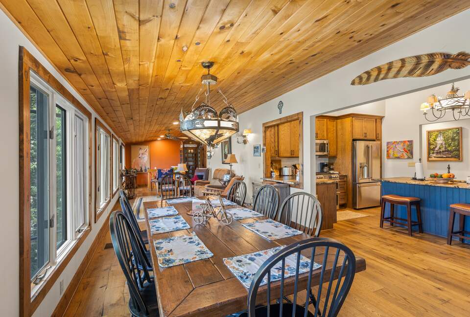 Elegant Mountain-Lake Residence in Cullowhee - Cullowhee, North Carolina