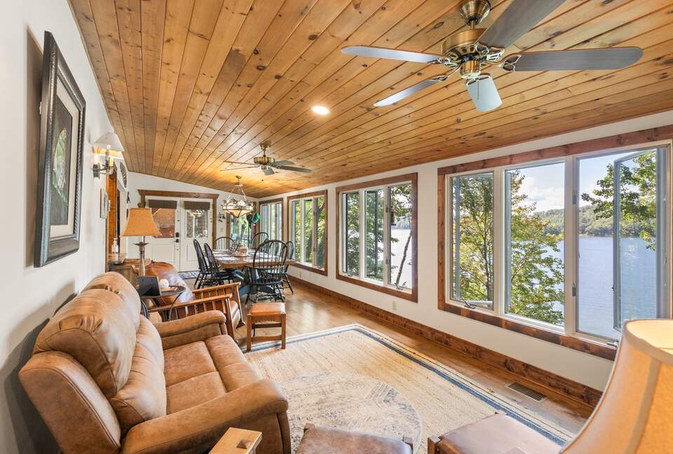 Elegant Mountain-Lake Residence in Cullowhee - Cullowhee, North Carolina