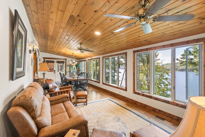 Elegant Mountain-Lake Residence in Cullowhee - Cullowhee, North Carolina