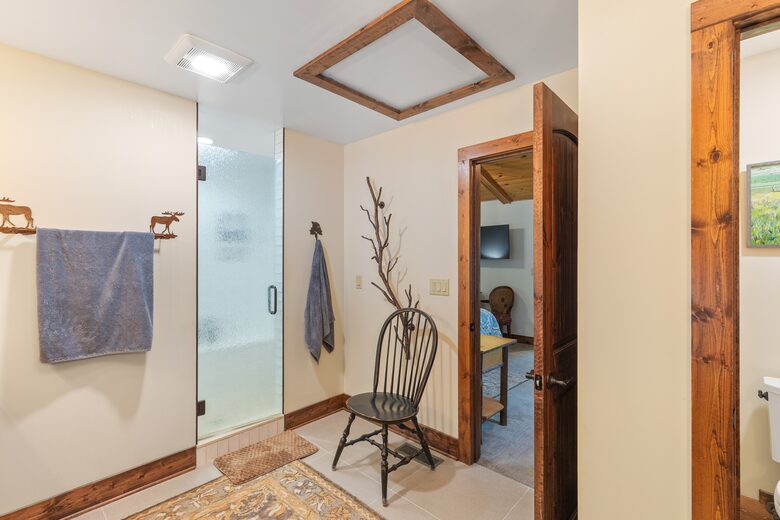 Elegant Mountain-Lake Residence in Cullowhee - Cullowhee, North Carolina