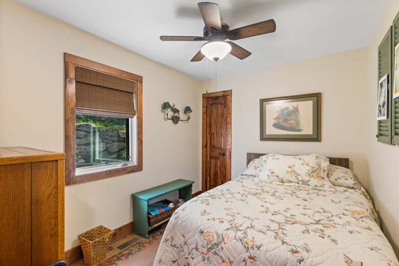 Elegant Mountain-Lake Residence in Cullowhee - Cullowhee, North Carolina