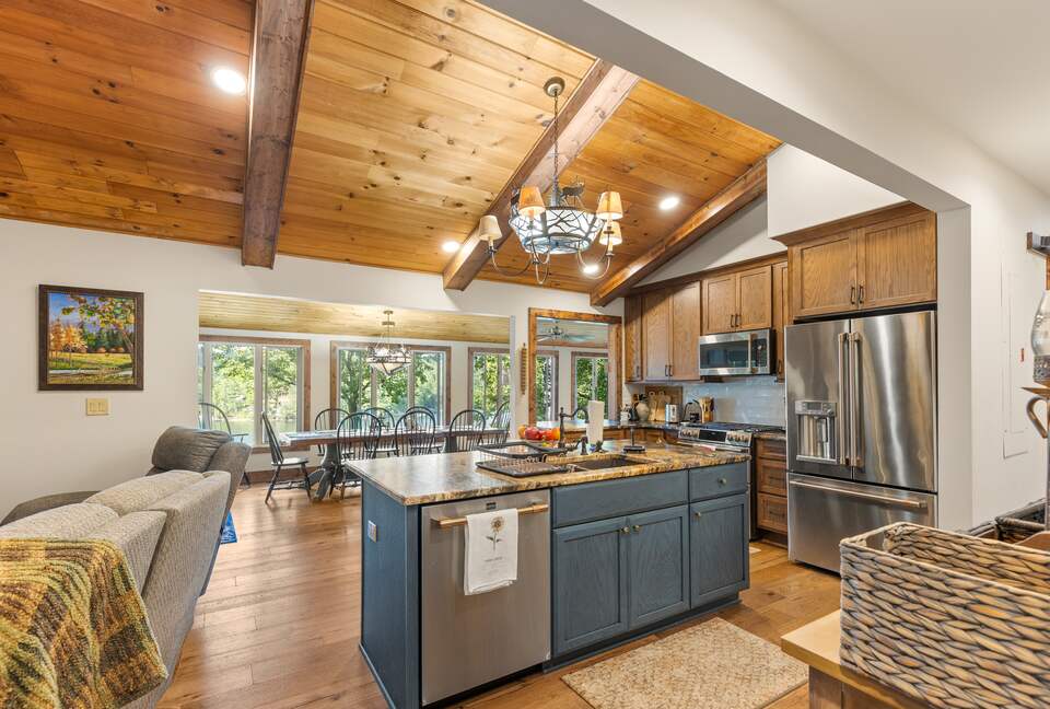 Elegant Mountain-Lake Residence in Cullowhee - Cullowhee, North Carolina