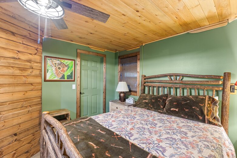 Elegant Mountain-Lake Residence in Cullowhee - Cullowhee, North Carolina