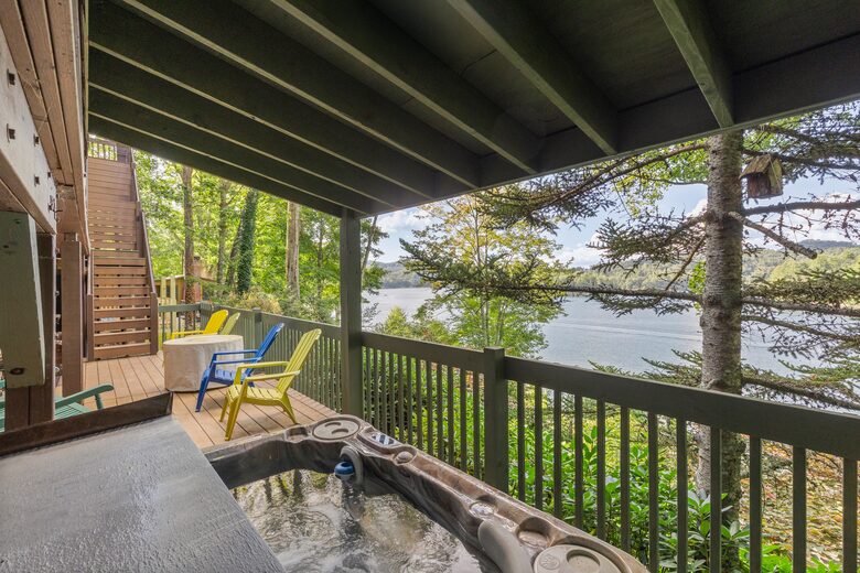 Elegant Mountain-Lake Residence in Cullowhee - Cullowhee, North Carolina