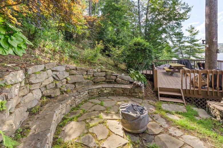 Elegant Mountain-Lake Residence in Cullowhee - Cullowhee, North Carolina