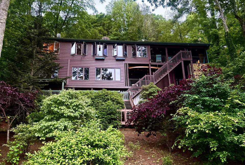 Elegant Mountain-Lake Residence in Cullowhee - Cullowhee, North Carolina