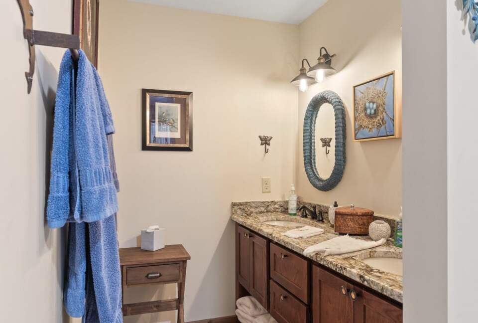 Elegant Mountain-Lake Residence in Cullowhee - Cullowhee, North Carolina