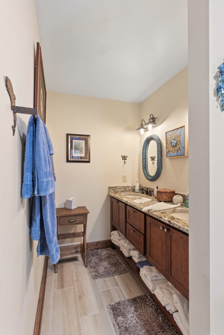 Elegant Mountain-Lake Residence in Cullowhee - Cullowhee, North Carolina