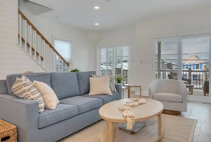 Modern 5-Bed Retreat Steps from Beach & Boardwalk - North Wildwood, New Jersey