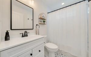 Modern 5-Bed Retreat Steps from Beach & Boardwalk - North Wildwood, New Jersey