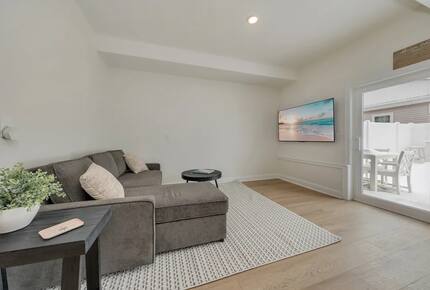 Modern 5-Bed Retreat Steps from Beach & Boardwalk - North Wildwood, New Jersey