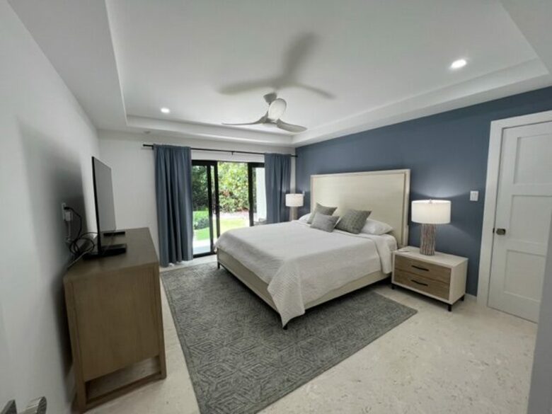 Seaside Escape on Grand Cayman’s Shoreline - West Bay, Cayman Islands