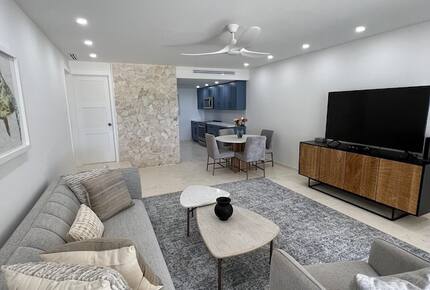 Seaside Escape on Grand Cayman’s Shoreline - West Bay, Cayman Islands