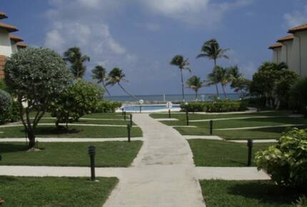 Seaside Escape on Grand Cayman’s Shoreline - West Bay, Cayman Islands