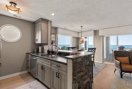 Outer Banks Condo with Panoramic Views - Manteo, North Carolina