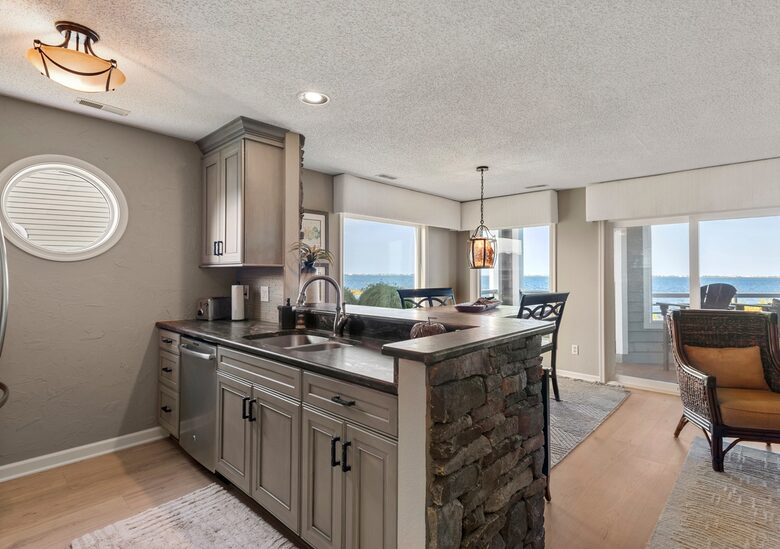 Outer Banks Condo with Panoramic Views - Manteo, North Carolina