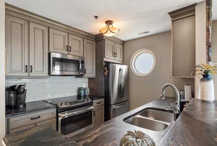 Outer Banks Condo with Panoramic Views - Manteo, North Carolina