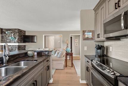 Outer Banks Condo with Panoramic Views - Manteo, North Carolina