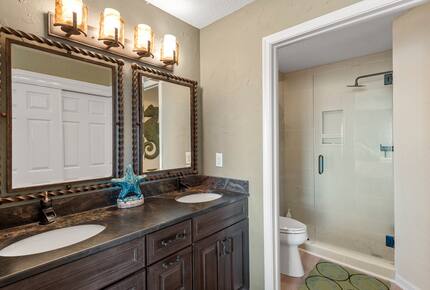 Outer Banks Condo with Panoramic Views - Manteo, North Carolina