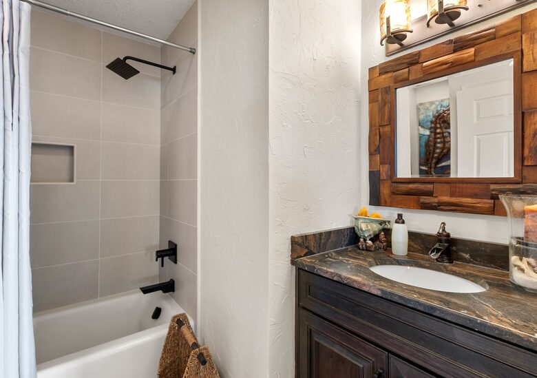 Outer Banks Condo with Panoramic Views - Manteo, North Carolina