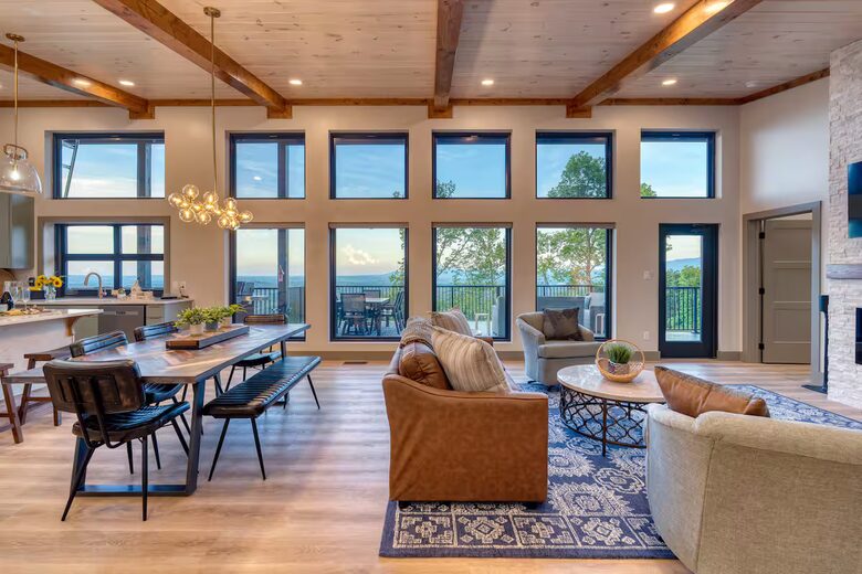 Panoramic Smoky Mountain Escape - Sevierville, Tennessee