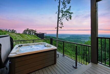 Panoramic Smoky Mountain Escape - Sevierville, Tennessee