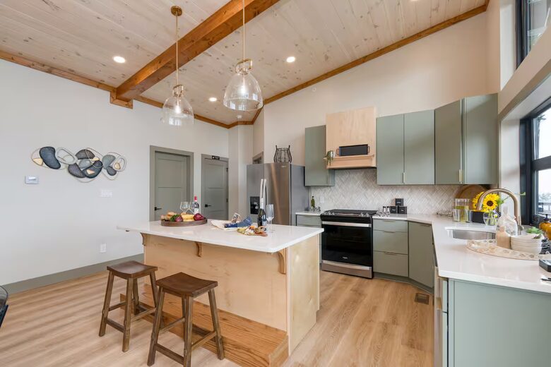 Panoramic Smoky Mountain Escape - Sevierville, Tennessee