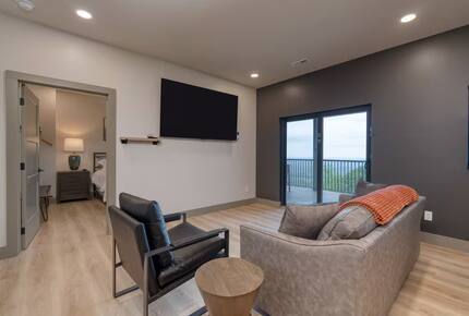 Panoramic Smoky Mountain Escape - Sevierville, Tennessee