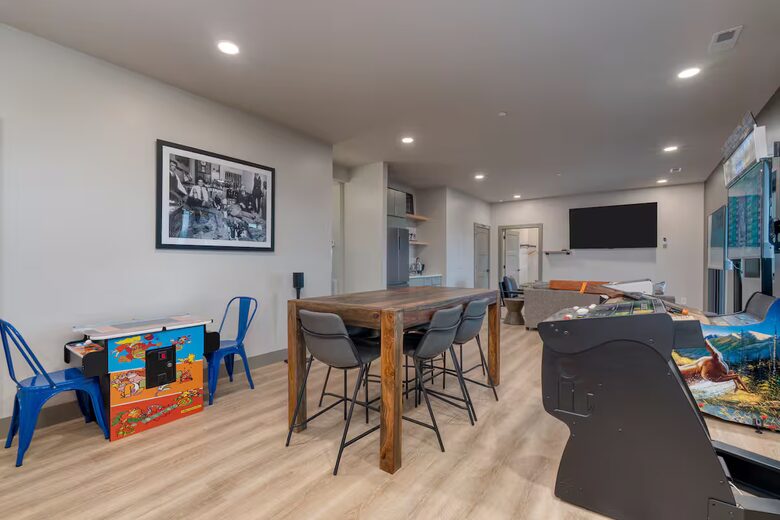 Panoramic Smoky Mountain Escape - Sevierville, Tennessee