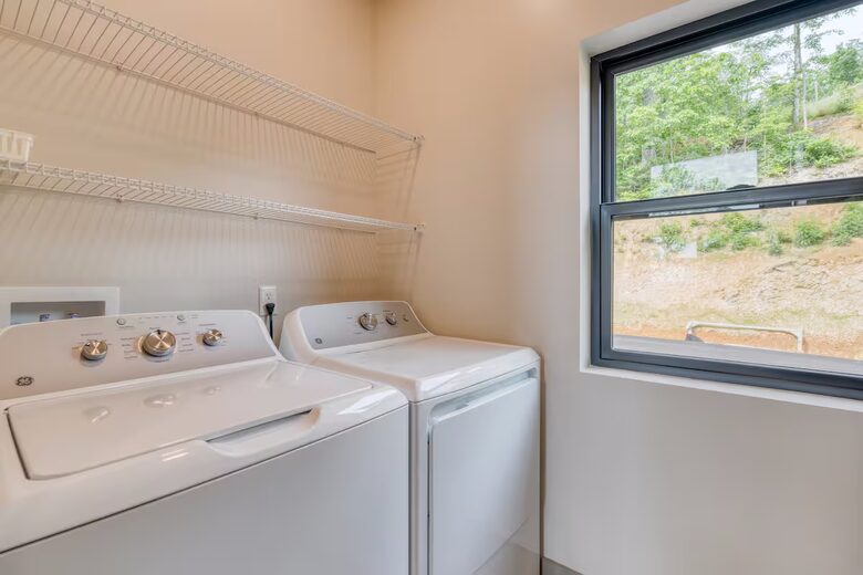 Panoramic Smoky Mountain Escape - Sevierville, Tennessee