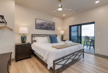 Panoramic Smoky Mountain Escape - Sevierville, Tennessee